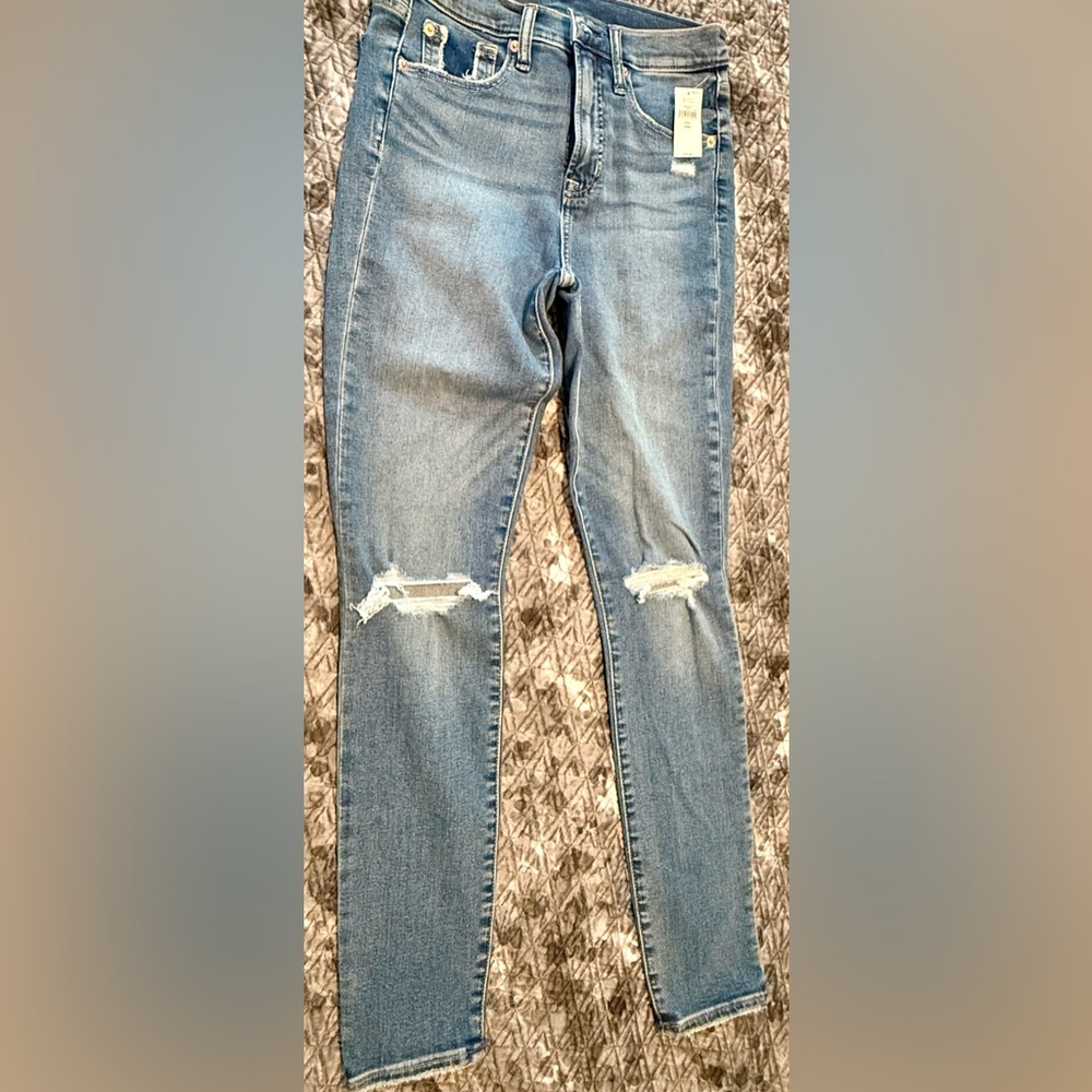 GAP Women's Skinny Jeans with rips
